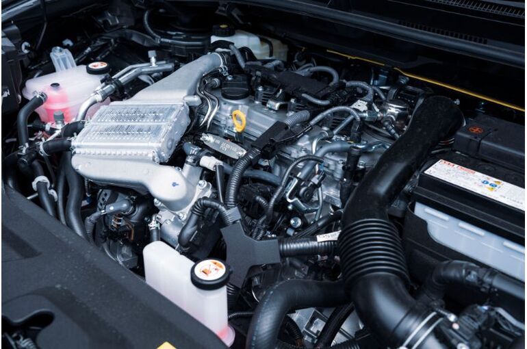 ハイブリッド車のエンジンかからない原因とは？